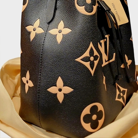 Louis Vuitton | NéoNoé | Bicolor Monogram Empreinte Leather Bucket Bag | NWT - Picture 13 of 16